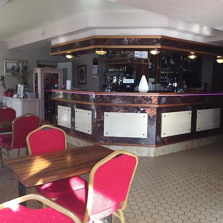Auberge Du Calvaire Pontchateau Bagian luar foto