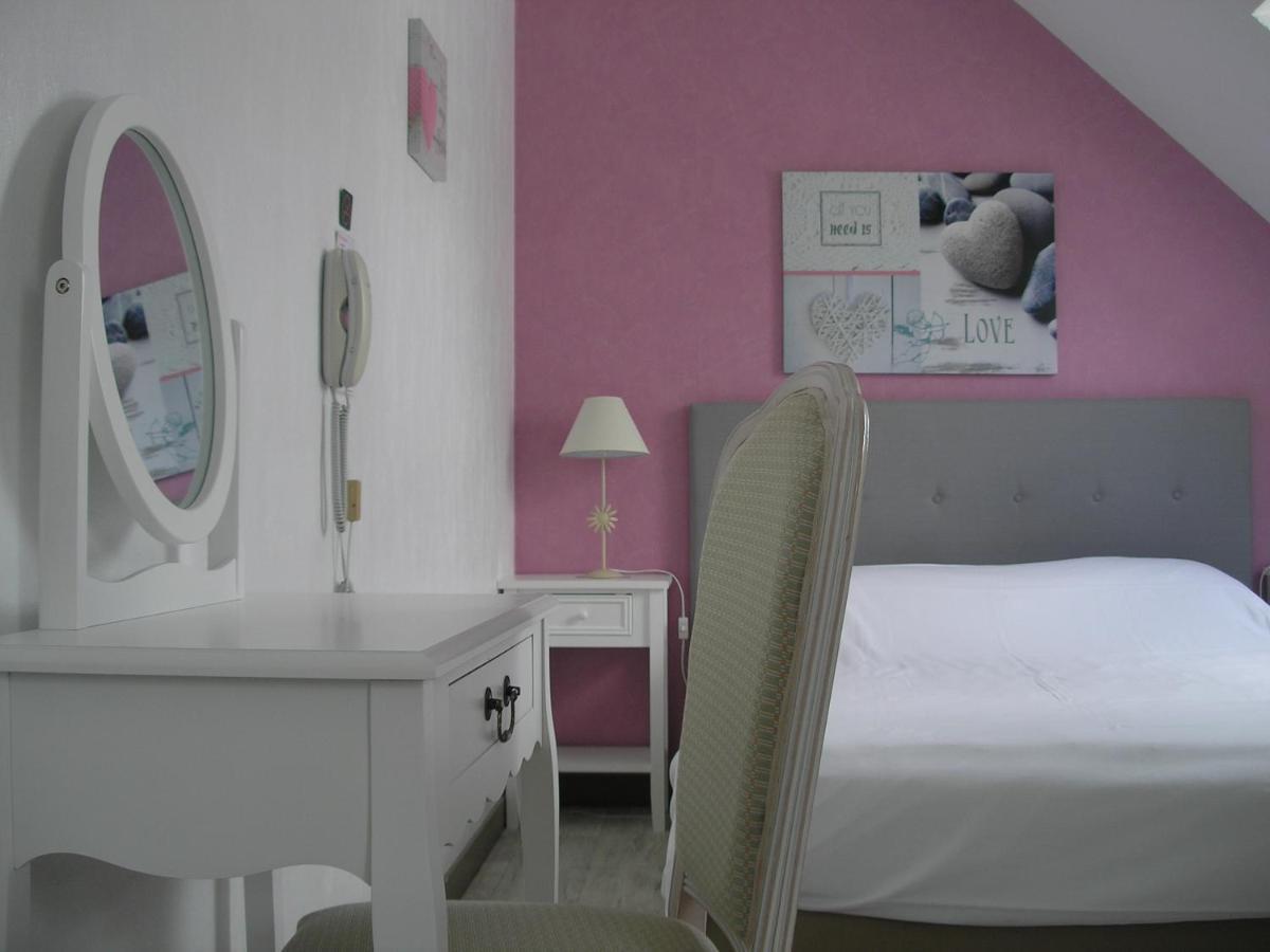 Auberge Du Calvaire Pontchateau Bagian luar foto